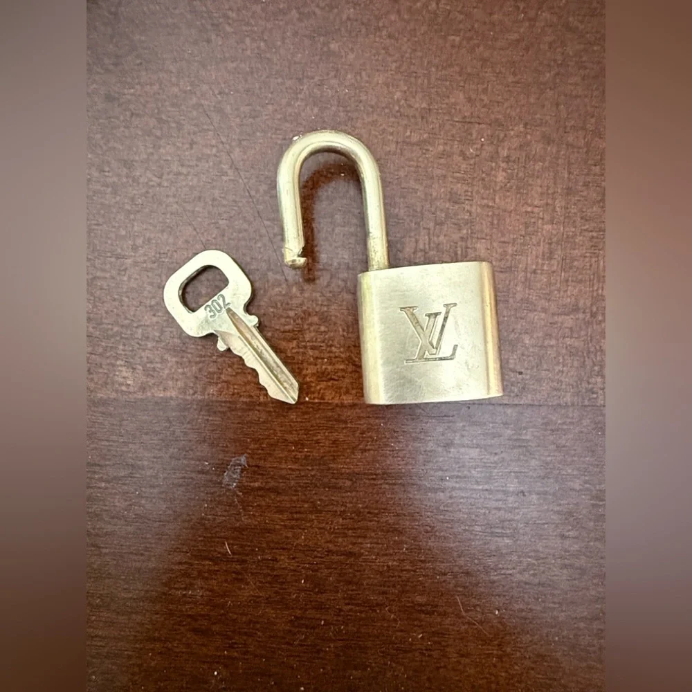 Louis vuitton brass lockset #302